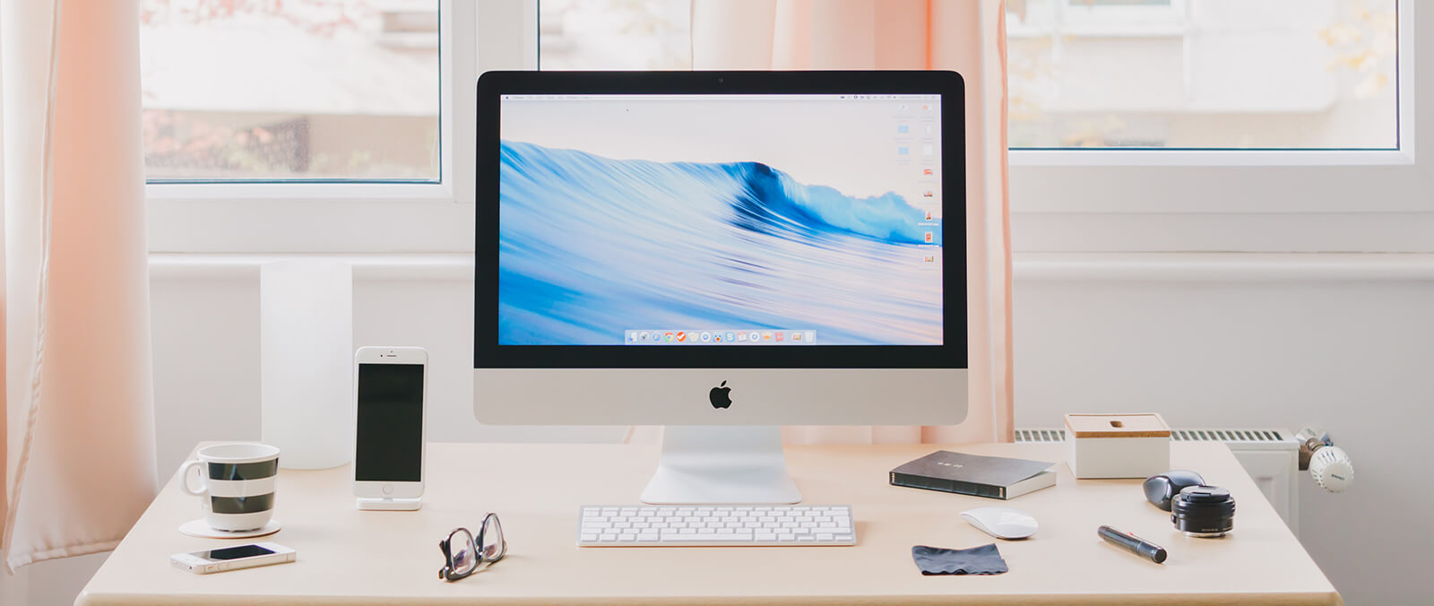 bureau feng shui face a une fenêtre